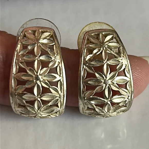 925 Silver flower/starburst earrings - Picture 1 of 5
